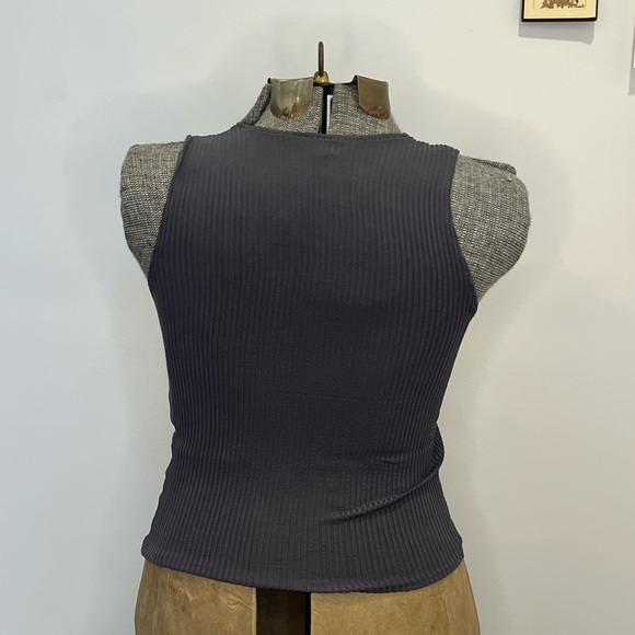 Stretchy Grey Tanktok - Picture 3 of 4